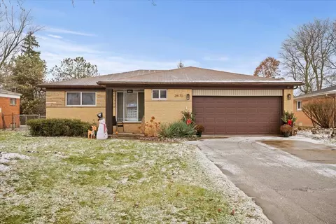 28170 Fontana Dr, Southfield, MI 48076