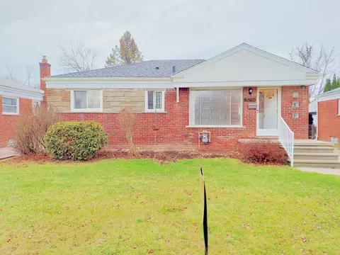 18250 Stephens Dr, Eastpointe, MI 48021