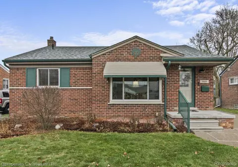 9860 Garvett St, Livonia, MI 48150
