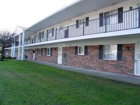 42591 Plymouth Hollow Dr #20, Plymouth, MI 48170