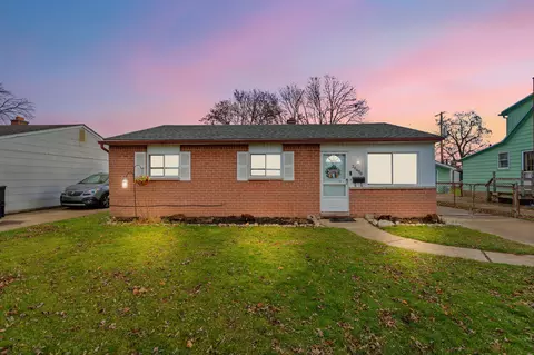 26400 Hollywood St, Roseville, MI 48066