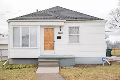 1983 Richmond Ave, Lincoln Park, MI 48146