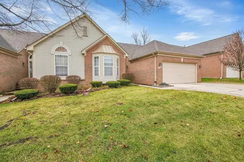 1134 Churchill Cir, Rochester, MI 48307