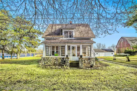 420 N Lake Pleasant Rd, Attica, MI 48412