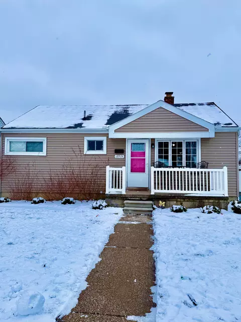 17715 Matthews St, Riverview, MI 48193