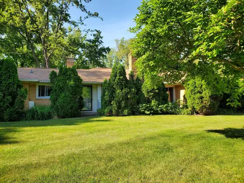 1376 Kra Nur Dr, Burton, MI 48509