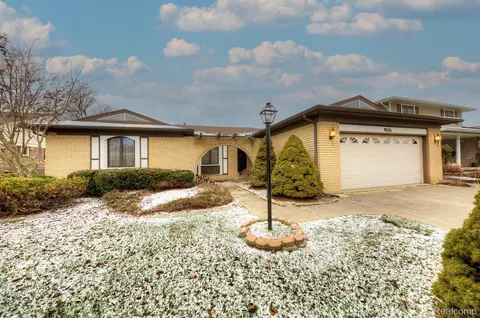 6885 Woonsocket St, Canton, MI 48187