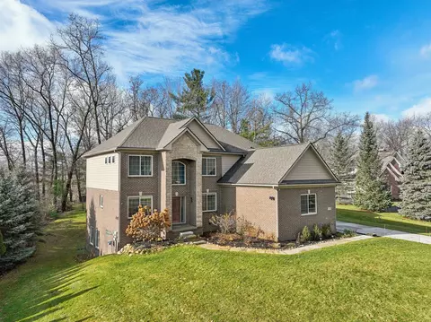 1950 Pine Rdg, Oxford, MI 48371