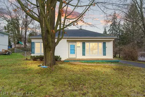 2194 Kent St, Meridian, MI 48864