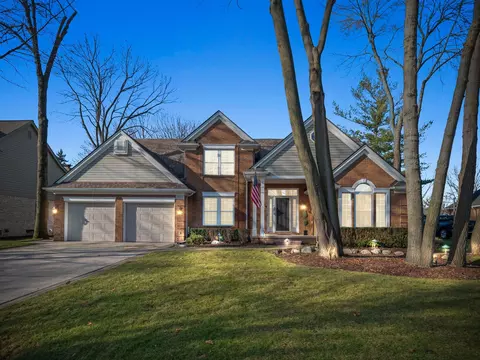 6579 Tamarack Dr, Troy, MI 48098