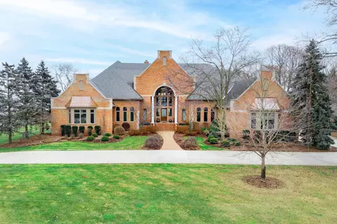 27081 E River Rd, Grosse Ile, MI 48138