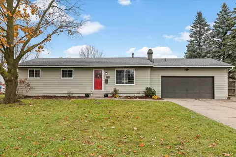 81 Dayton St, Oxford, MI 48371