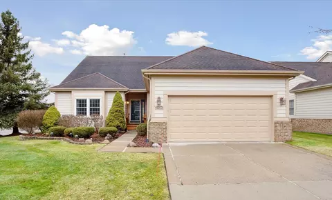 41575 Kenilworth Ln, Novi, MI 48377