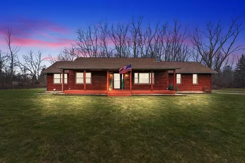 8031 Nantucket Dr, Mount Morris, MI 48458