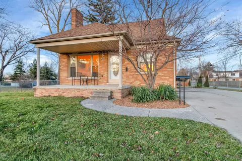 23105 Allor St, Saint Clair Shores, MI 48082