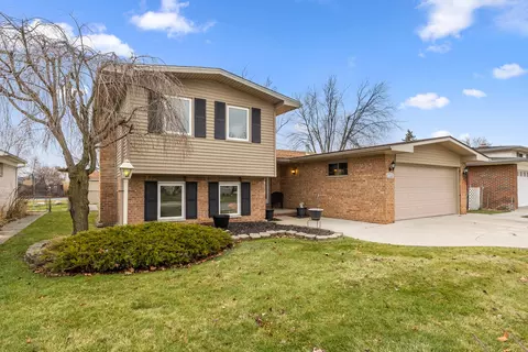 20290 Indiana Ave, Brownstown, MI 48183