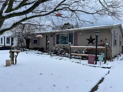 802 Vernita Dr, Orion, MI 48362