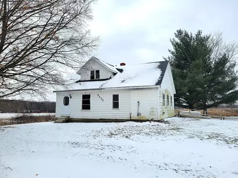 5435 Byron Rd, Howell, MI 48855