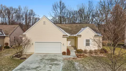 8392 Parkridge Dr, Dexter, MI 48130