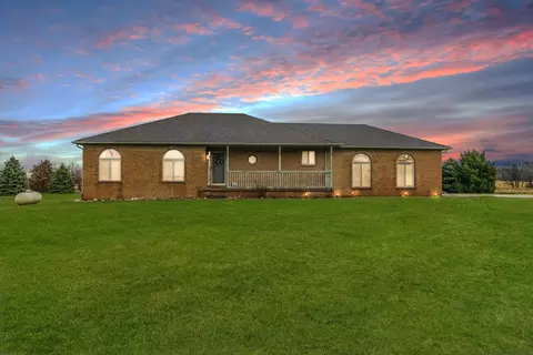 4401 Howland Rd, Almont, MI 48003