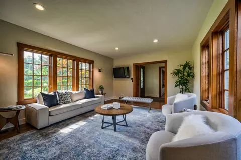 287 Ravine Rd, Birmingham, MI 48009