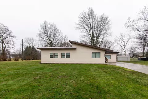 6222 E Hill Rd, Grand Blanc, MI 48439