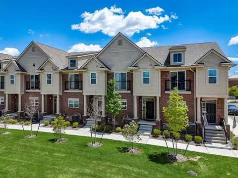 25527 Grandview Ln #29, Novi, MI 48375