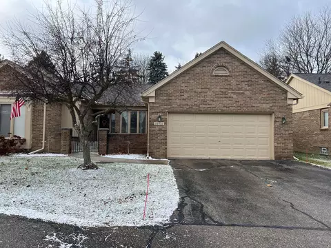 39737 Mount Elliott Dr, Clinton Township, MI 48038