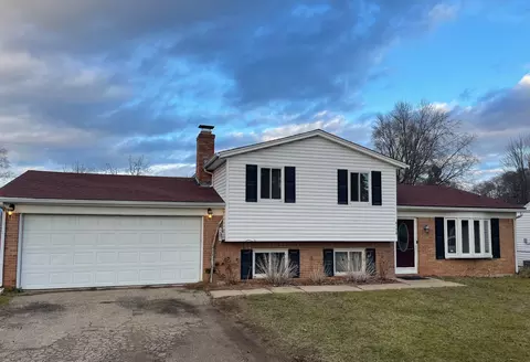 4170 Joyce Ave, Waterford, MI 48329