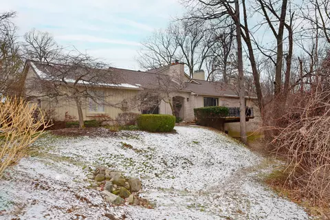1137 Ivyglen Cir, Bloomfield Hills, MI 48304