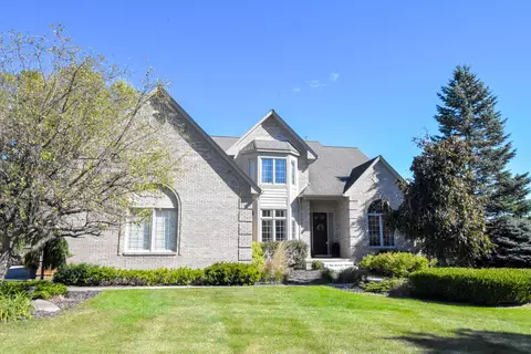 1807 Morgan Lake Crt Ct, Brighton, MI 48114