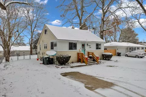 88 N Mcgregor Dr, Orion, MI 48362