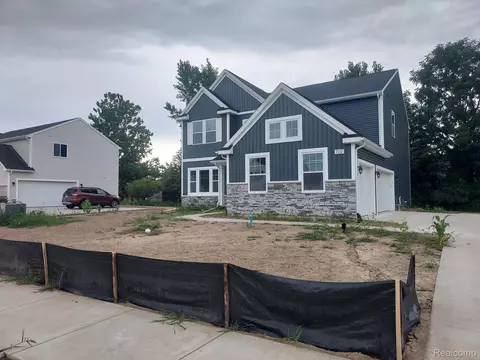 7132 Primrose Ln, Grand Blanc, MI 48439