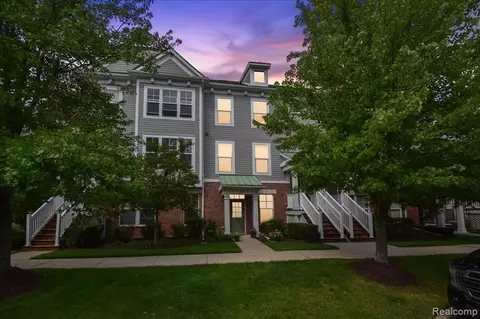 330 Red Ryder Dr #43, Plymouth, MI 48170
