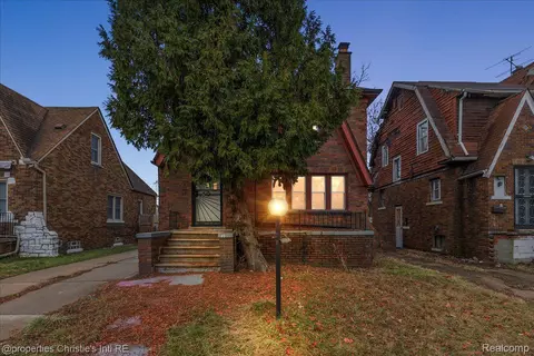 8569 Indiana St, Detroit, MI 48204