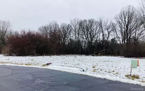 4141 Hidden View Dr, Genesee, MI 48506