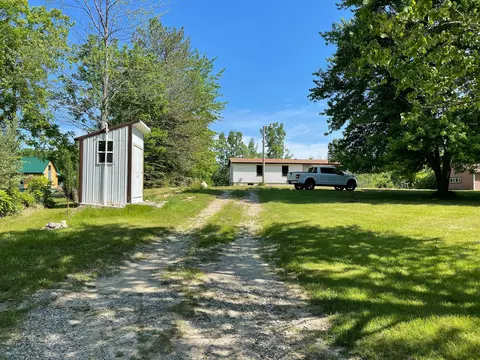 5957 Lyons Rd, Arcadia, MI 48444