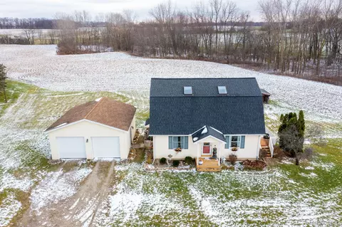 9195 Schill Rd, Saline, MI 48176