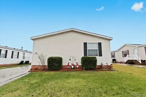 37476 Millstone Trl, Lenox, MI 48048