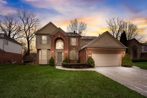1654 Arcadian Dr, Rochester Hills, MI 48307