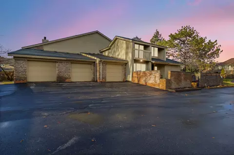 1561 S Hill Blvd, Bloomfield Hills, MI 48304