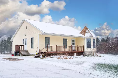 2977 Oakley Rd, Stockbridge, MI 49285