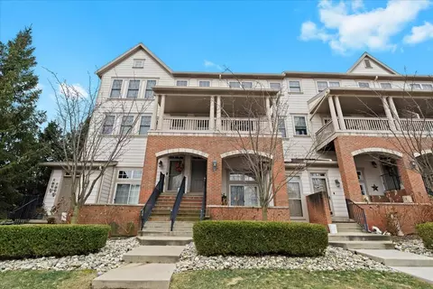 50111 Harding St #121, Canton, MI 48188