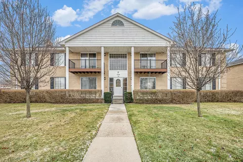 11820 Seaton Dr 95 F4 Dr #95, Sterling Heights, MI 48312