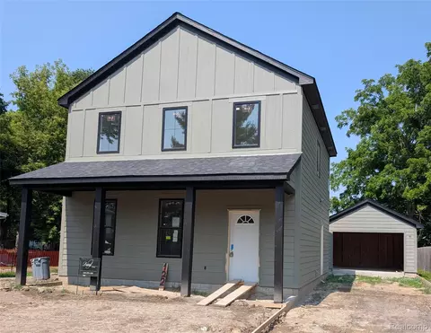 122 South Ave, Mount Clemens, MI 48043
