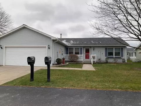 38513 Chestnut Ln, Westland, MI 48185