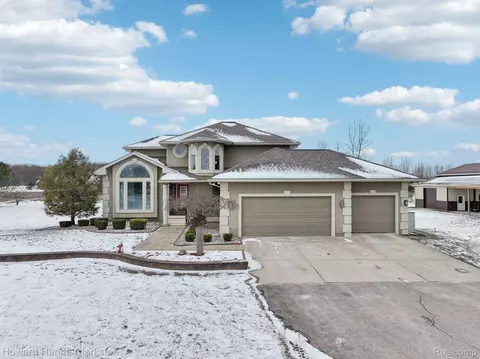 2407 N Nichols Rd, Clayton, MI 48433