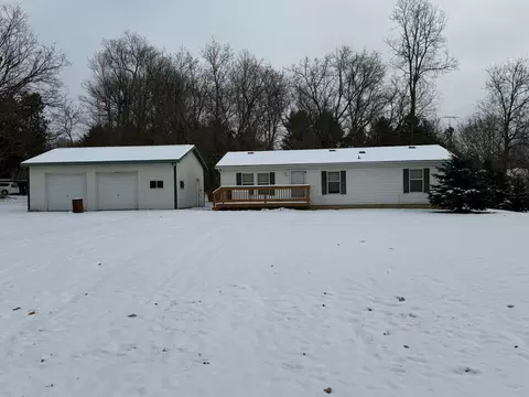 24 Springer Ln, Attica, MI 48412