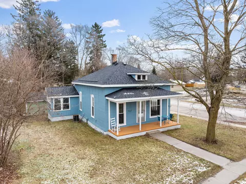 208 Pearl St, Pinckney, MI 48169