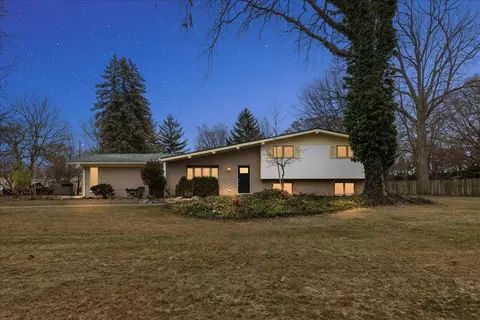 46526 Cypress St, Shelby Township, MI 48315
